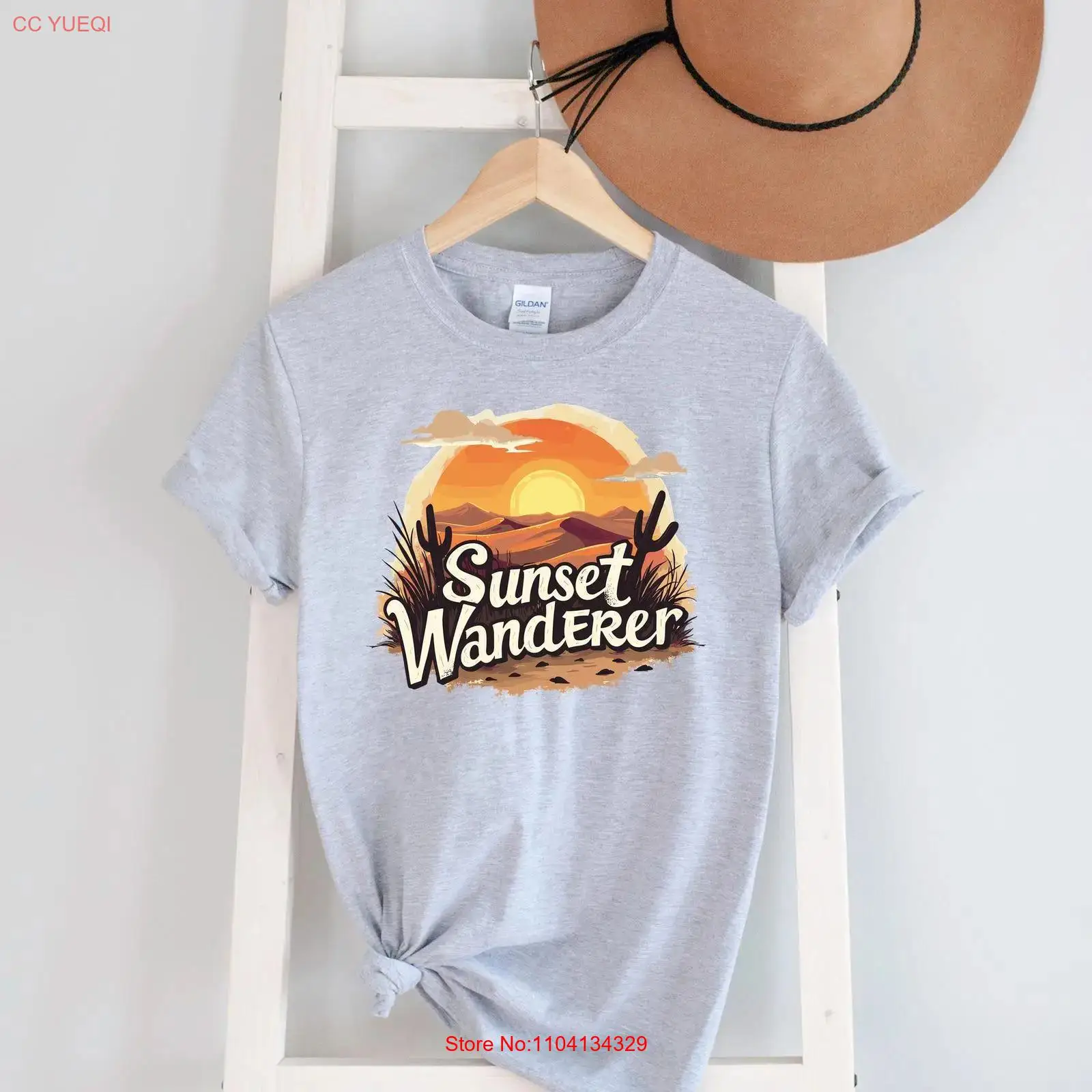 Outdoor Adventure Quotes Short - アウトドア愛好家、サンセット・ワンダラー、自然にインスパイアされた風景Tシャツ、ハイカー、冒険愛好家のためのモチベーションを高める引用句付き、オム