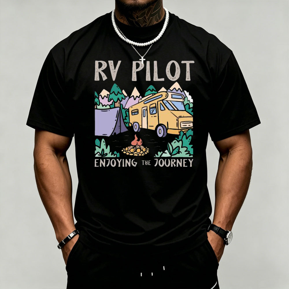 Outdoor Adventure Quotes Short - RV パイロット キャンピングカー キャンプ グラフィック メンズ