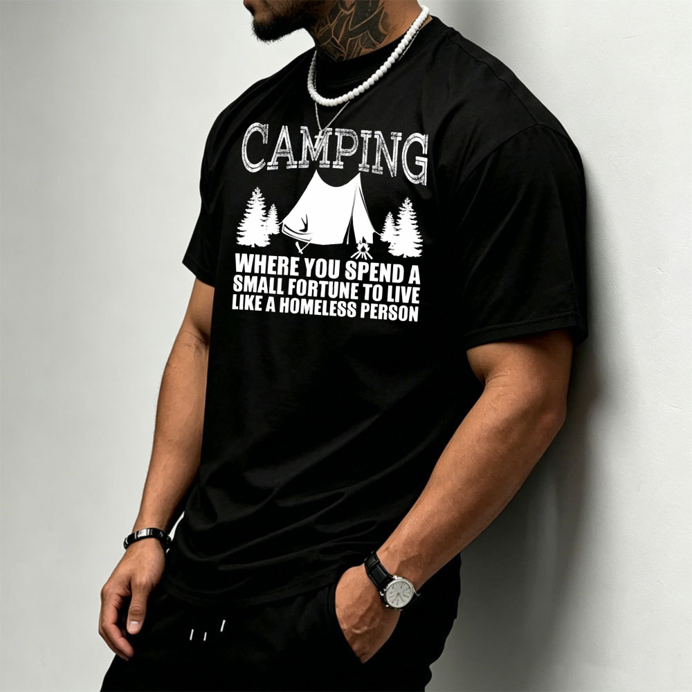 キャンプテント パインツリー グラフィック メンズ Tシャツ - Outdoor Adventure Quotes Short のレビューと価格